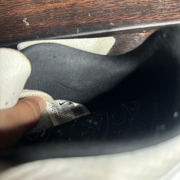 Nike men’s cycle shoes sneakers white and black athletic - Picture 4 of 4